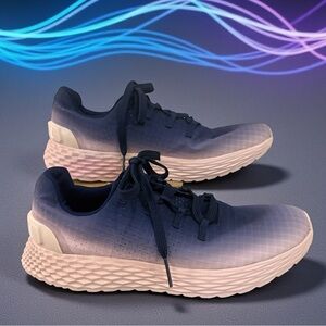 NOBULL Gradient Blue and White Athletic Shoes Women’s 6.5